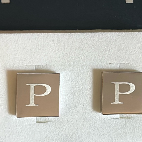 New Dual Monocle Monogrammed “P” Cufflinks Silver Tone in Gift Box - Picture 4 of 5
